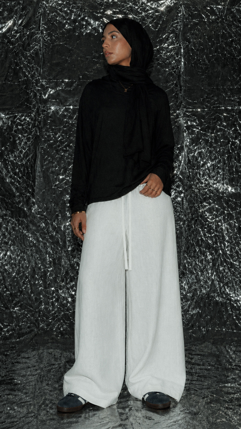 The Loose Non See-Through Linen – White