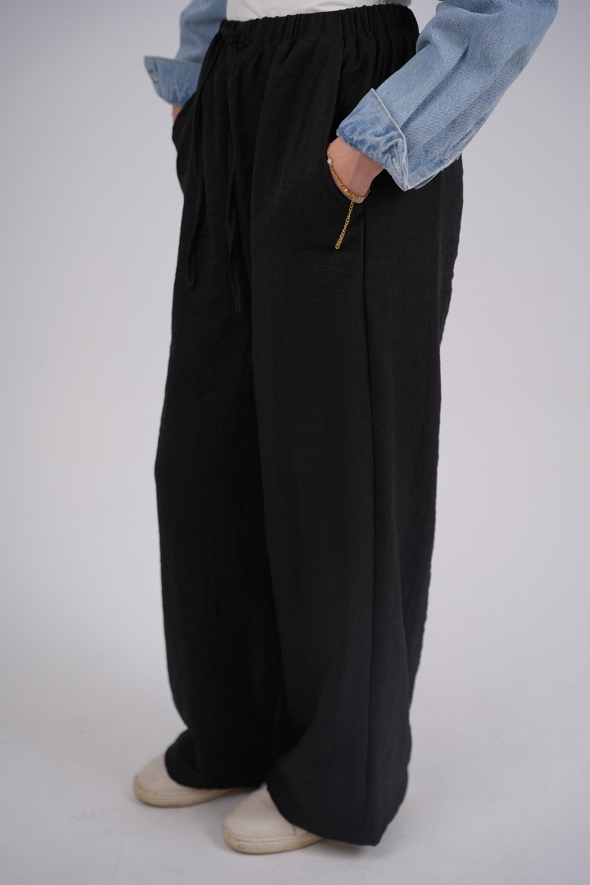 The Loose Non See-Through Linen – Black