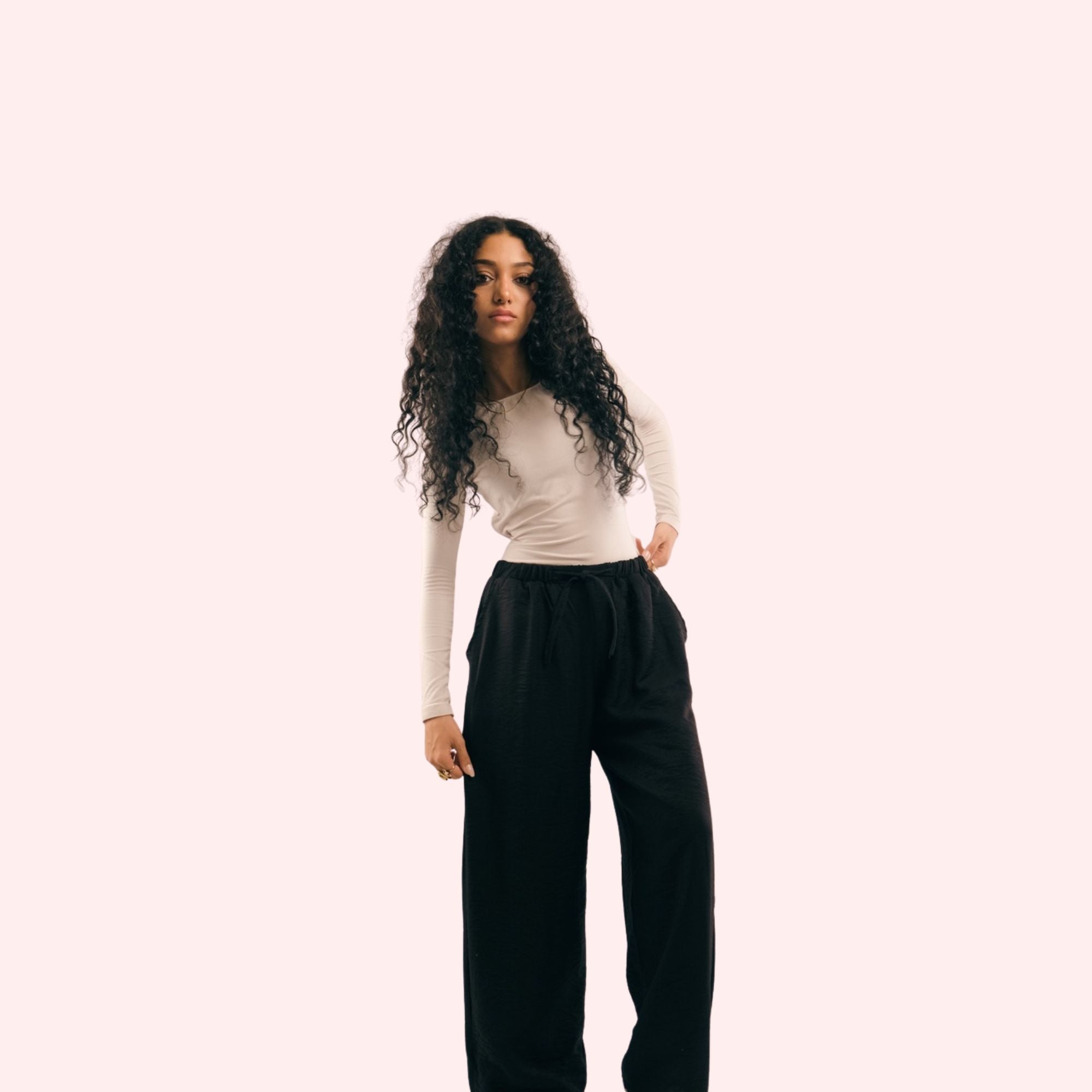 The Loose Non See-Through Linen – Black