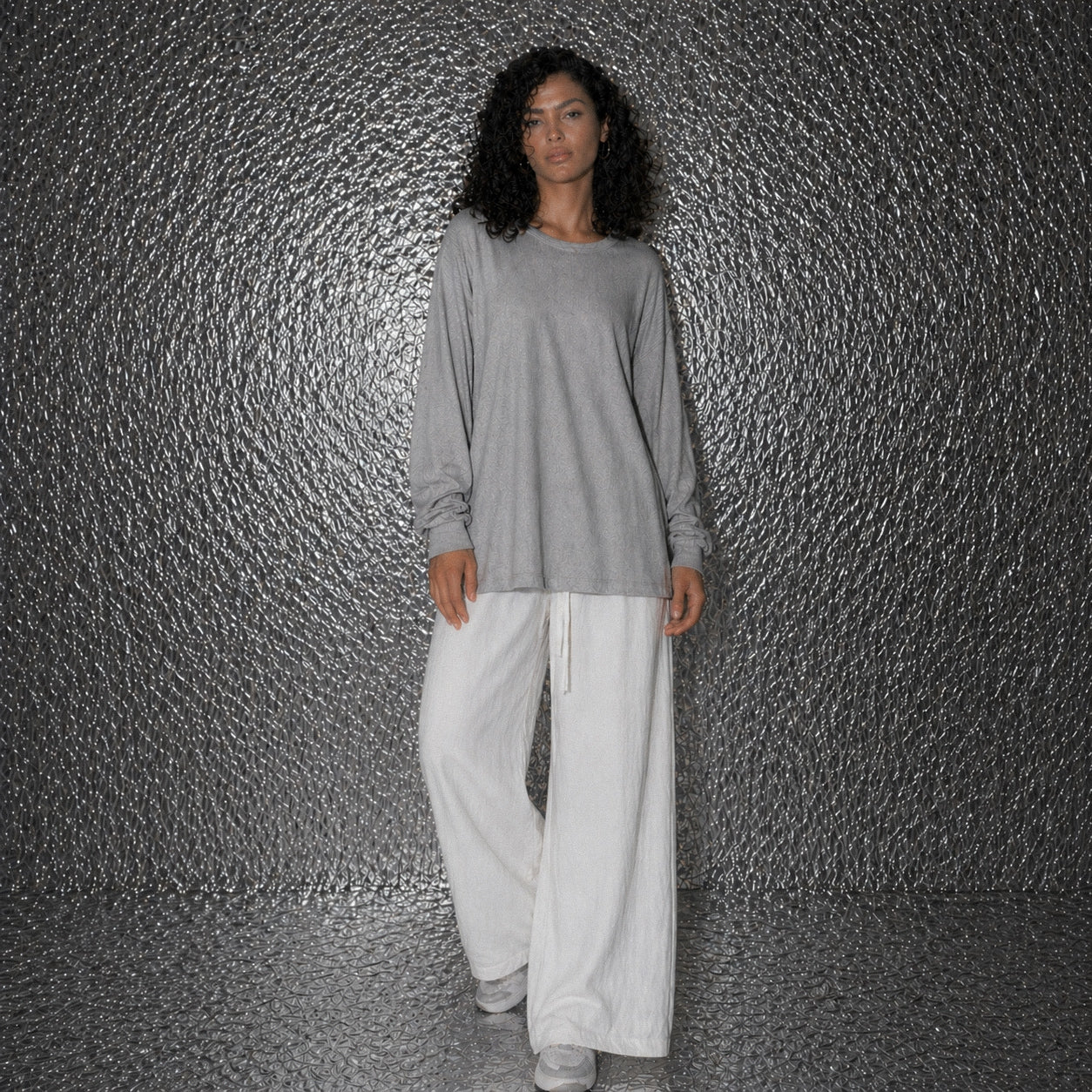 The Loose Non See-Through Linen – White
